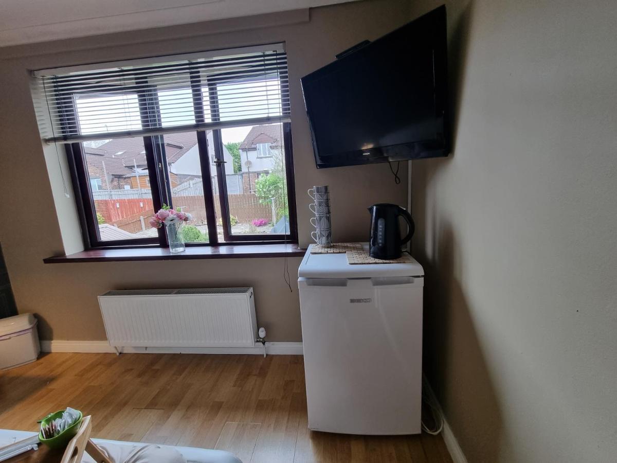 Private Room City Skyline And Mountain Views Close Too Belfast Centre And Airports Free Parking المظهر الخارجي الصورة