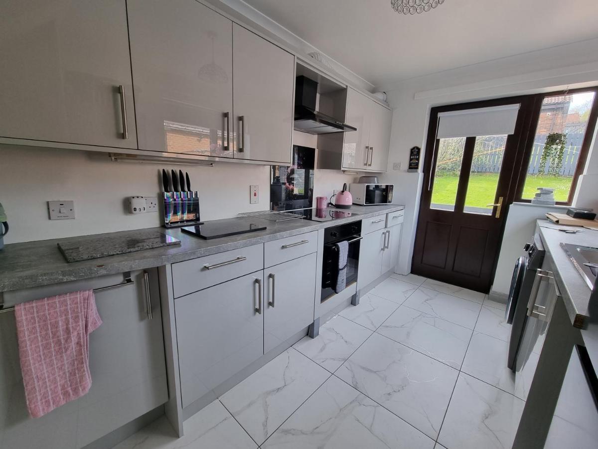 Private Room City Skyline And Mountain Views Close Too Belfast Centre And Airports Free Parking المظهر الخارجي الصورة